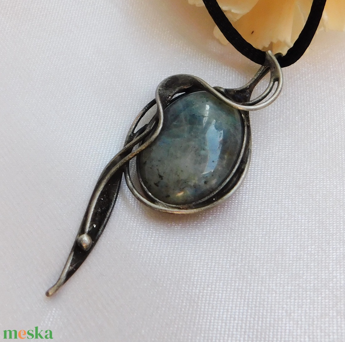 Labradorit medál - ékszer - nyaklánc - medálos nyaklánc - Meska.hu