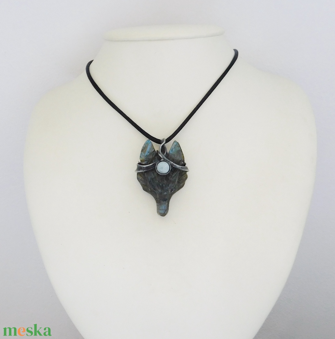 Labradorit farkasfej medál akvamarinnal - ékszer - nyaklánc - medál - Meska.hu