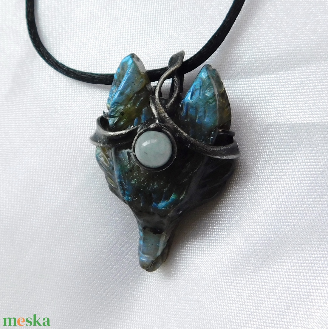 Labradorit farkasfej medál akvamarinnal - ékszer - nyaklánc - medál - Meska.hu