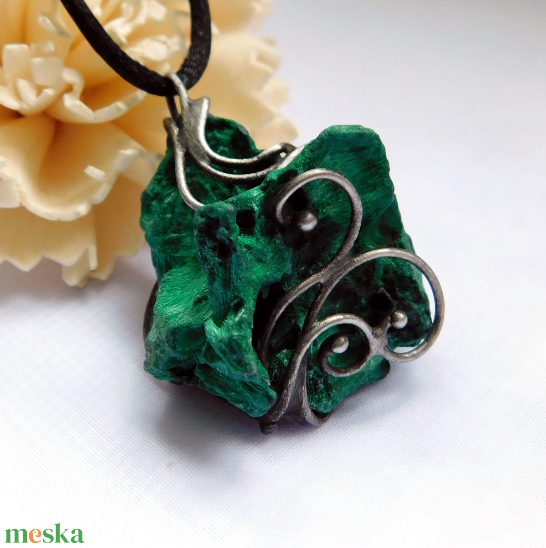 Nyers malachit medál  - ékszer - nyaklánc - medálos nyaklánc - Meska.hu