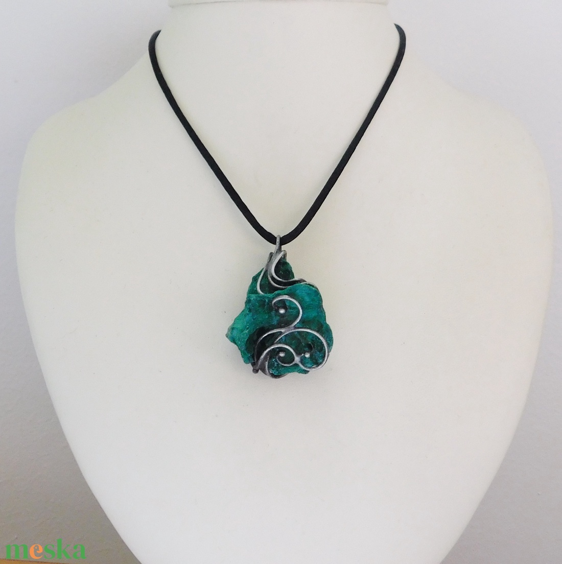 Nyers malachit medál  - ékszer - nyaklánc - medálos nyaklánc - Meska.hu