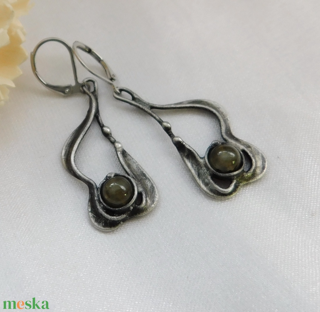 Labradorit fülbevaló - ékszer - fülbevaló - lógó fülbevaló - Meska.hu