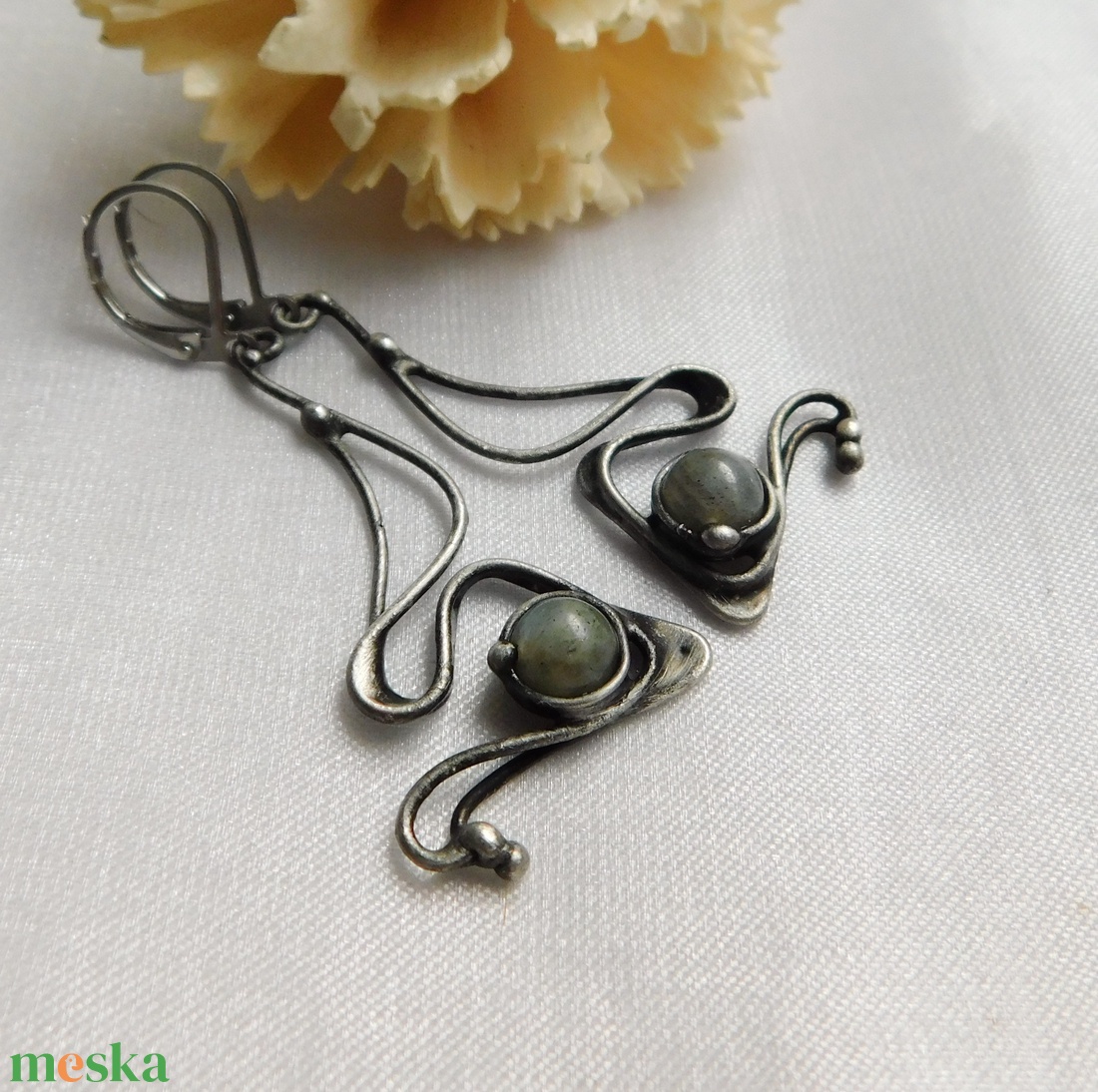 Labradorit fülbevaló - ékszer - fülbevaló - lógó fülbevaló - Meska.hu