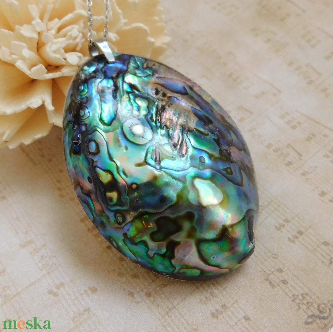 Abalon (paua)kagyló gyöngyház medál  - ékszer - nyaklánc - medálos nyaklánc - Meska.hu