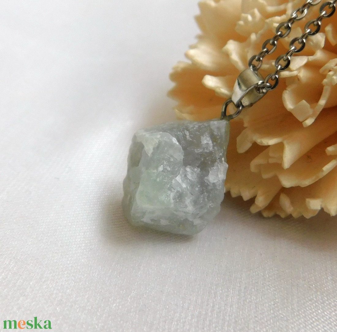Fluorit medál - ékszer - nyaklánc - medálos nyaklánc - Meska.hu