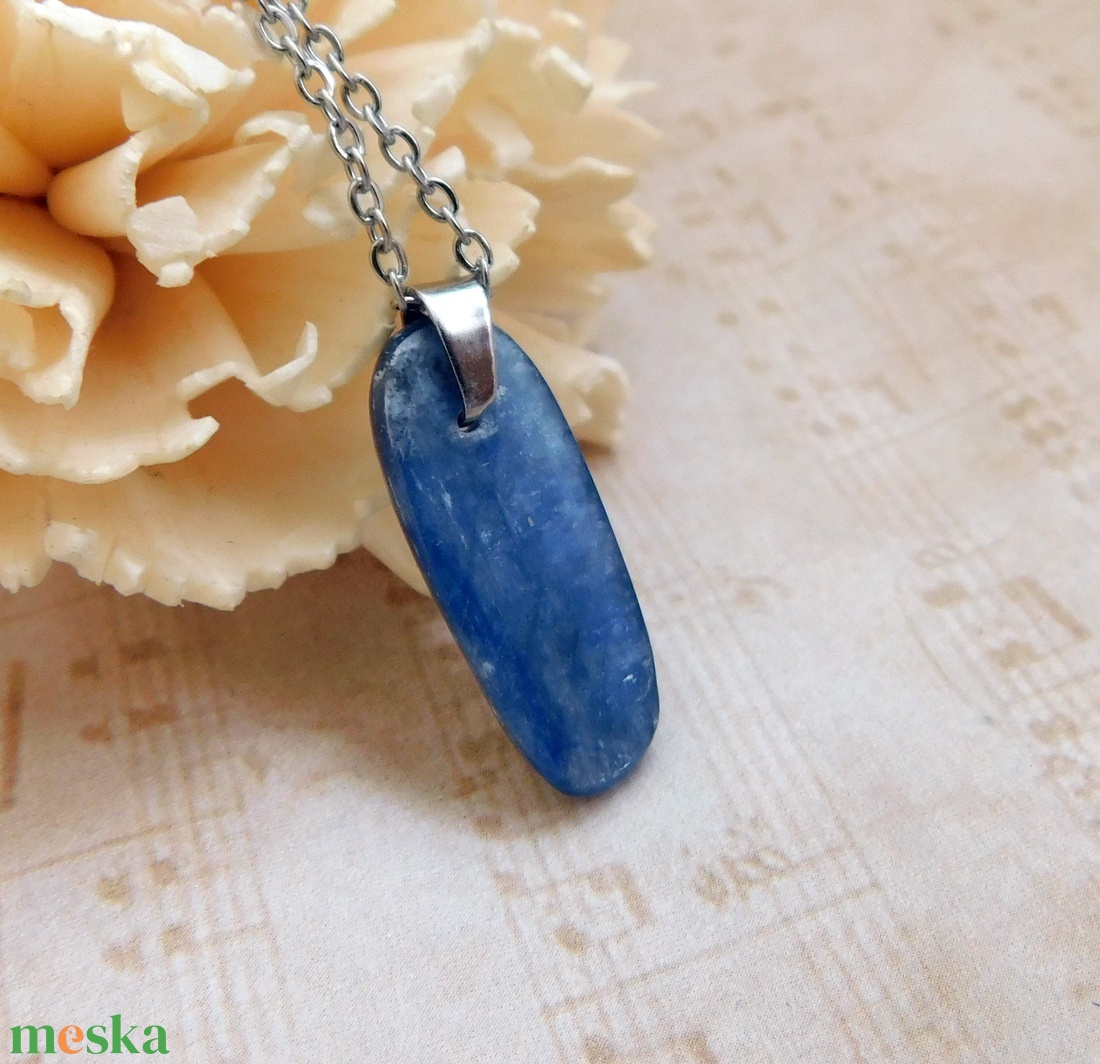 Disztén (kianit) medál - ékszer - nyaklánc - medál - Meska.hu