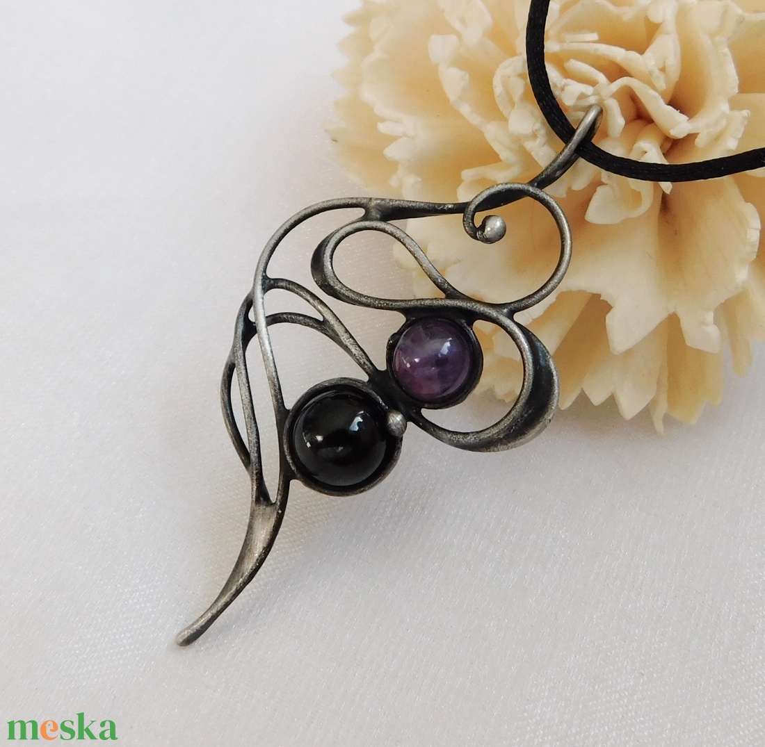 Ametiszt nyaklánc fekete turmalinnal - ékszer - nyaklánc - medál - Meska.hu