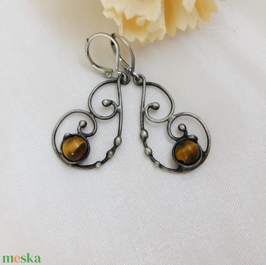 Tigrisszem fülbevaló - ékszer - fülbevaló - lógós kerek fülbevaló - Meska.hu