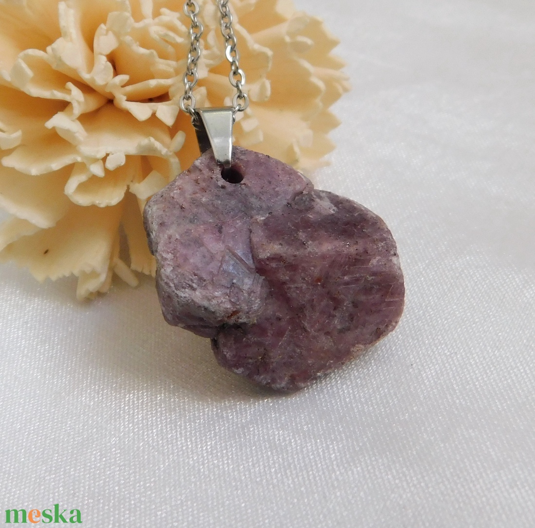 Nyers rubin medál - ékszer - nyaklánc - medálos nyaklánc - Meska.hu