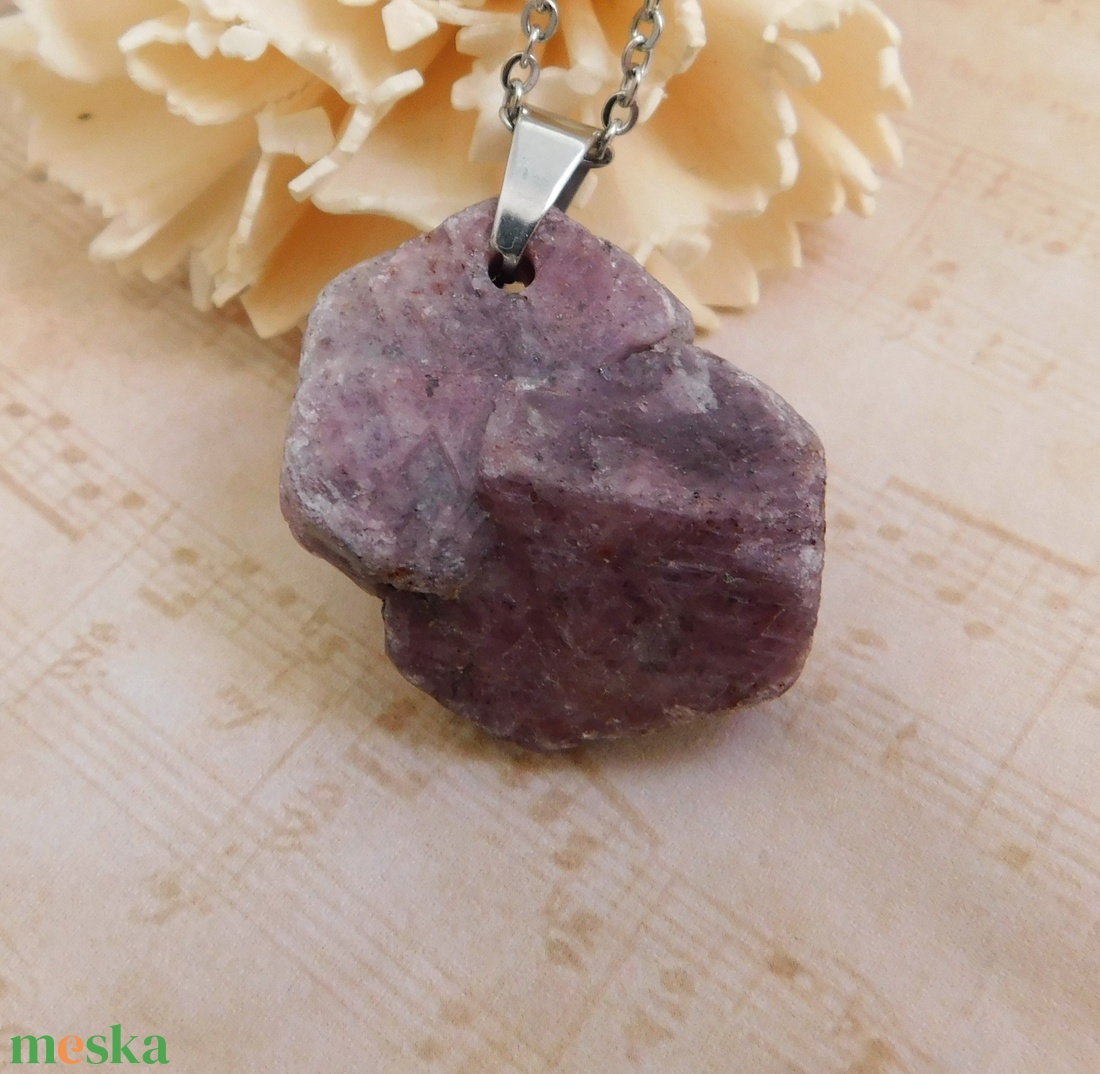 Nyers rubin medál - ékszer - nyaklánc - medálos nyaklánc - Meska.hu