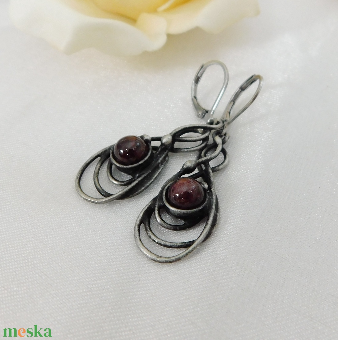 Gránát fülbevaló - ékszer - fülbevaló - lógós kerek fülbevaló - Meska.hu