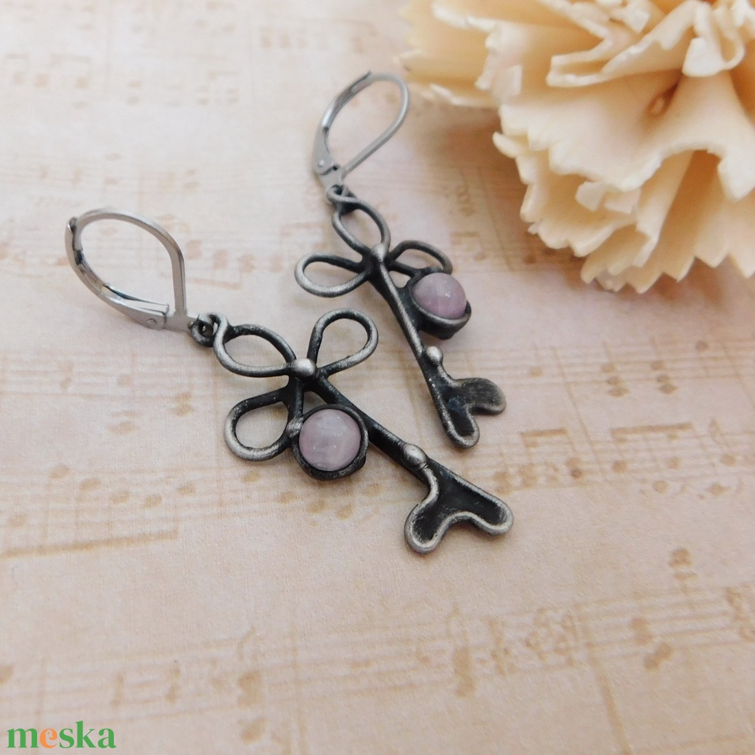 Kunzit fülbevaló - ékszer - fülbevaló - lógó fülbevaló - Meska.hu