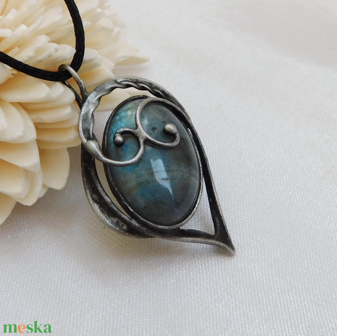 Labradorit medál - ékszer - nyaklánc - medálos nyaklánc - Meska.hu