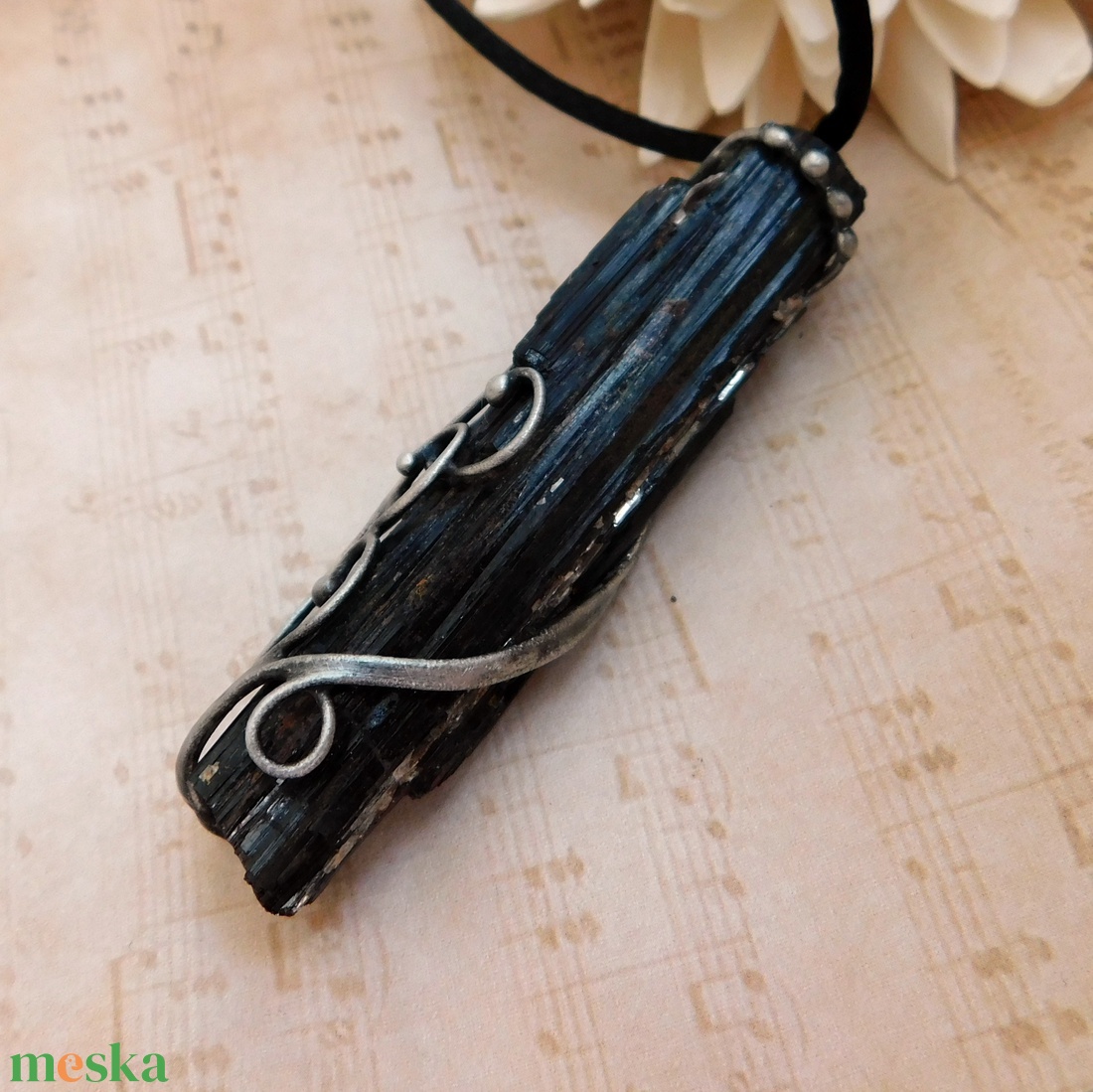 Nyers turmalin medál - ékszer - nyaklánc - medál - Meska.hu