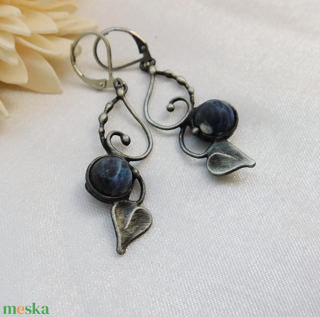 Szodalit fülbevaló - ékszer - fülbevaló - lógós kerek fülbevaló - Meska.hu