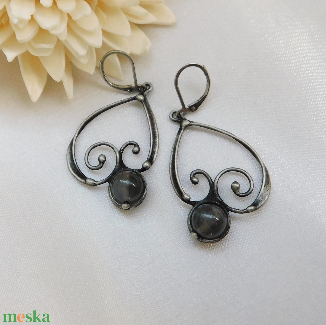 Labradorit fülbevaló - ékszer - fülbevaló - lógó fülbevaló - Meska.hu