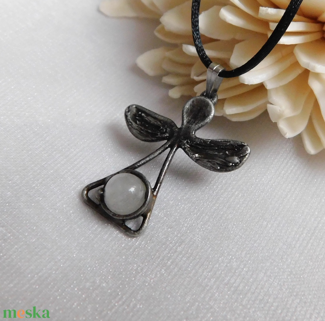 Tejkvarc angyal medál  - ékszer - nyaklánc - medálos nyaklánc - Meska.hu