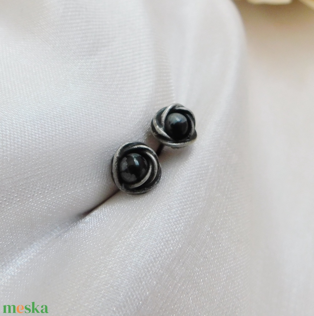 Bedugós hópehely obszidián fülbevaló - ékszer - fülbevaló - lógó fülbevaló - Meska.hu