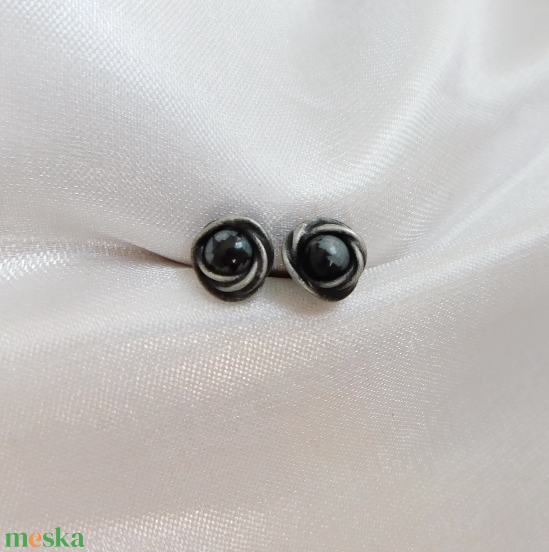 Bedugós hópehely obszidián fülbevaló - ékszer - fülbevaló - lógó fülbevaló - Meska.hu
