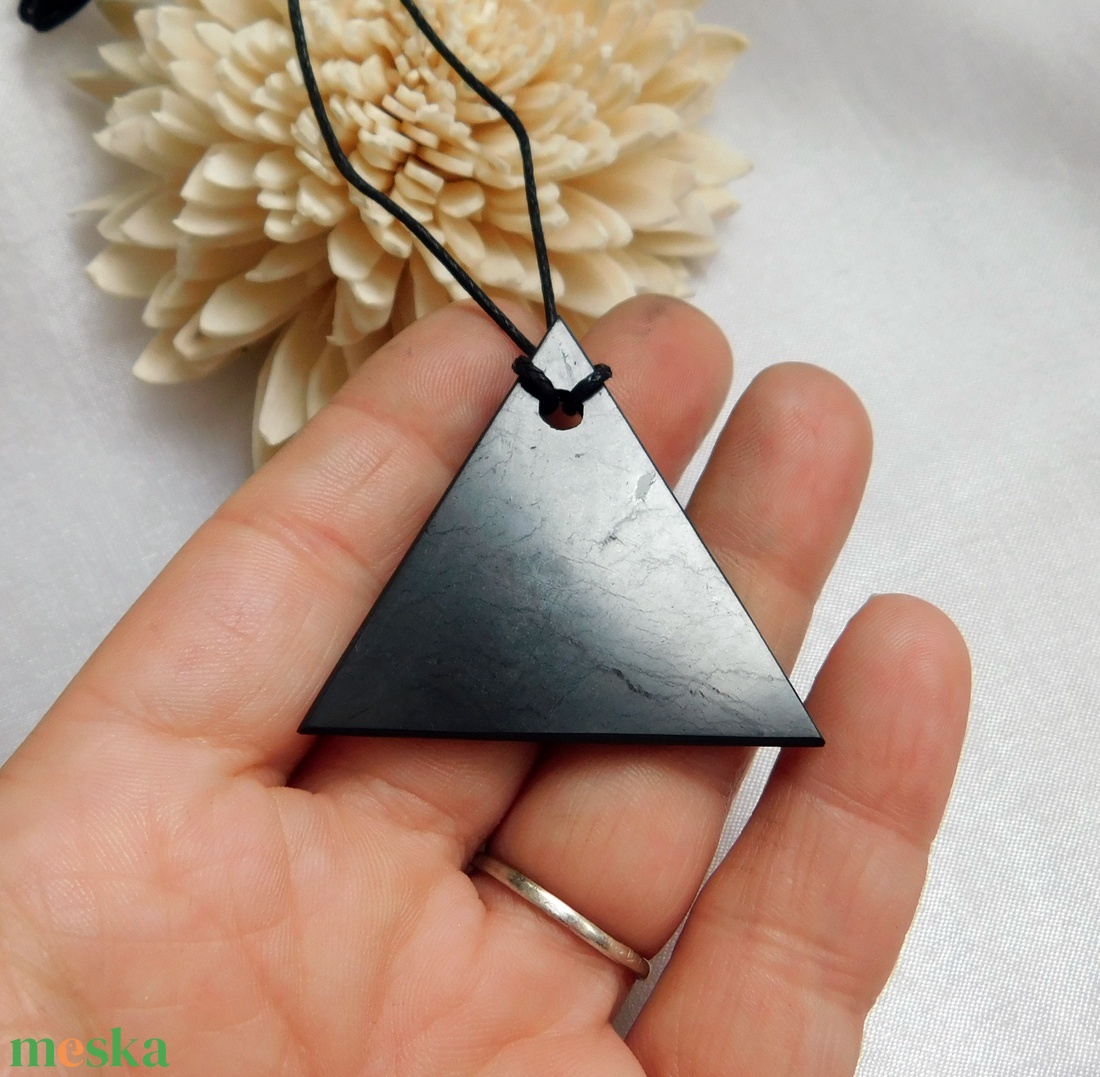 Sungit nyaklánc - ékszer - nyaklánc - medál - Meska.hu