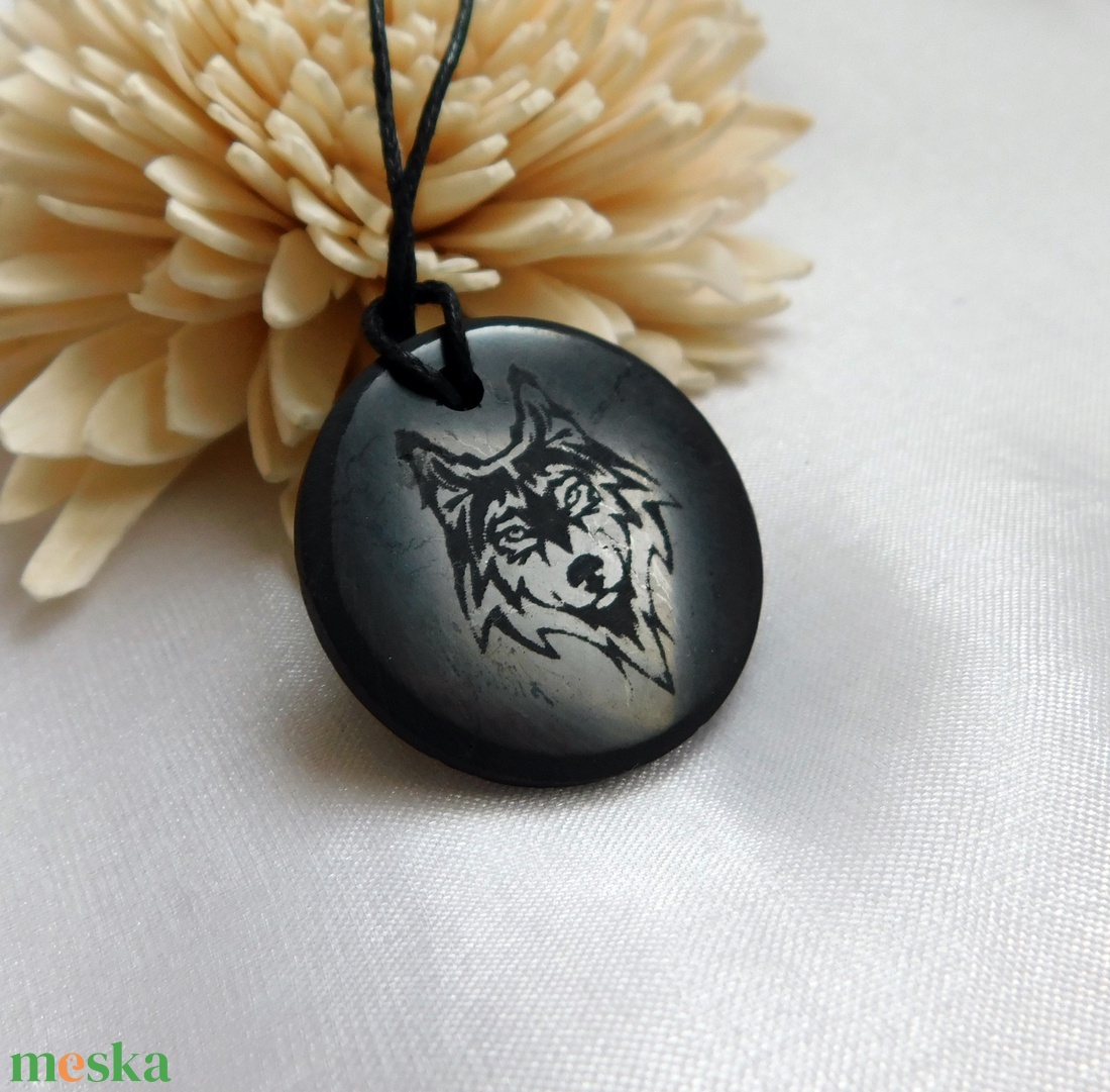 Sungit farkas nyaklánc - ékszer - nyaklánc - medál - Meska.hu