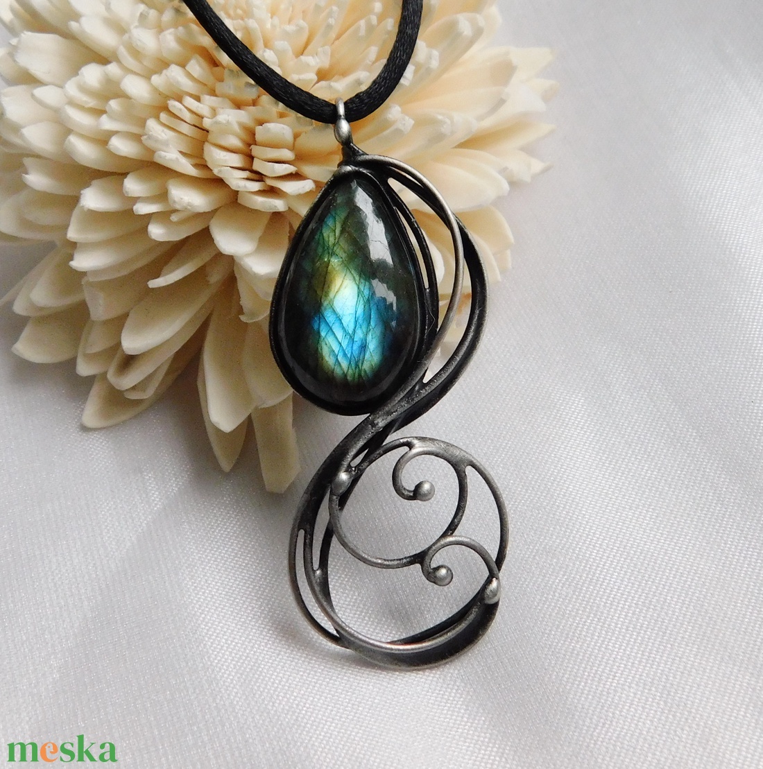 Labradorit medál - ékszer - nyaklánc - medálos nyaklánc - Meska.hu