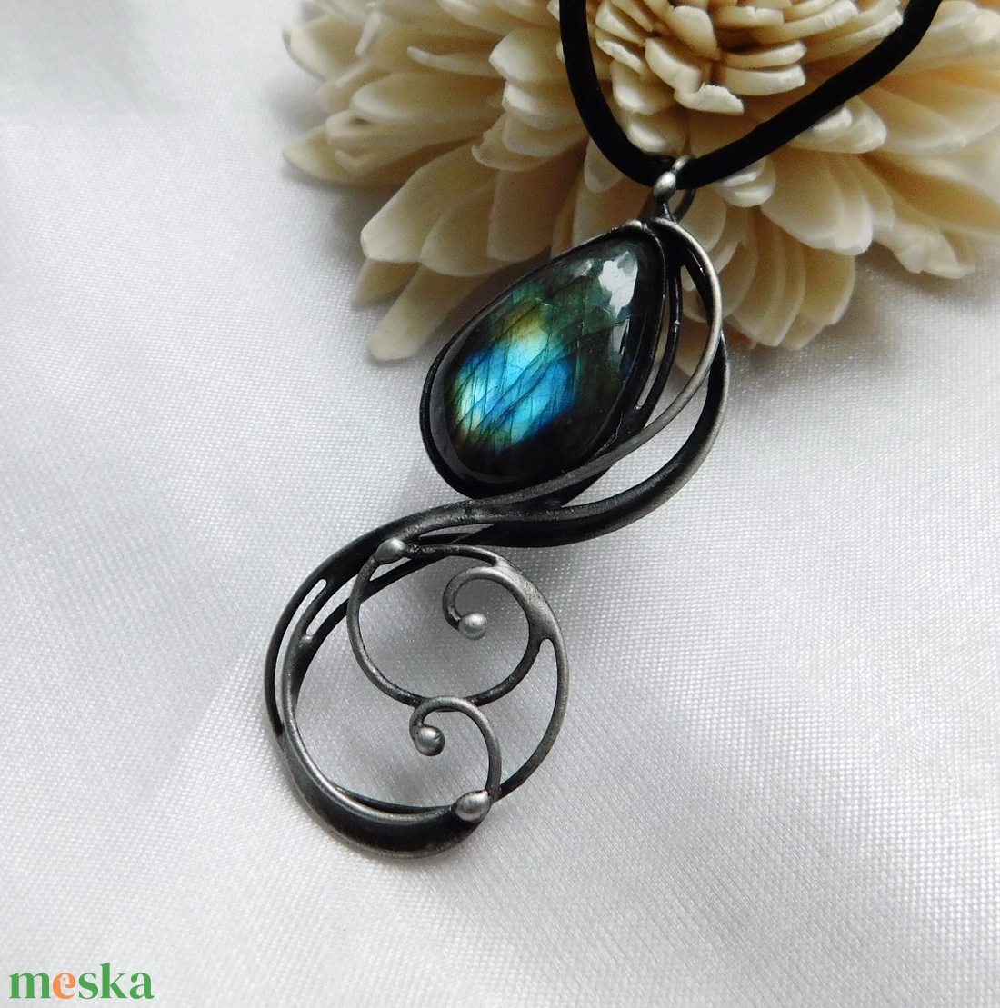 Labradorit medál - ékszer - nyaklánc - medálos nyaklánc - Meska.hu