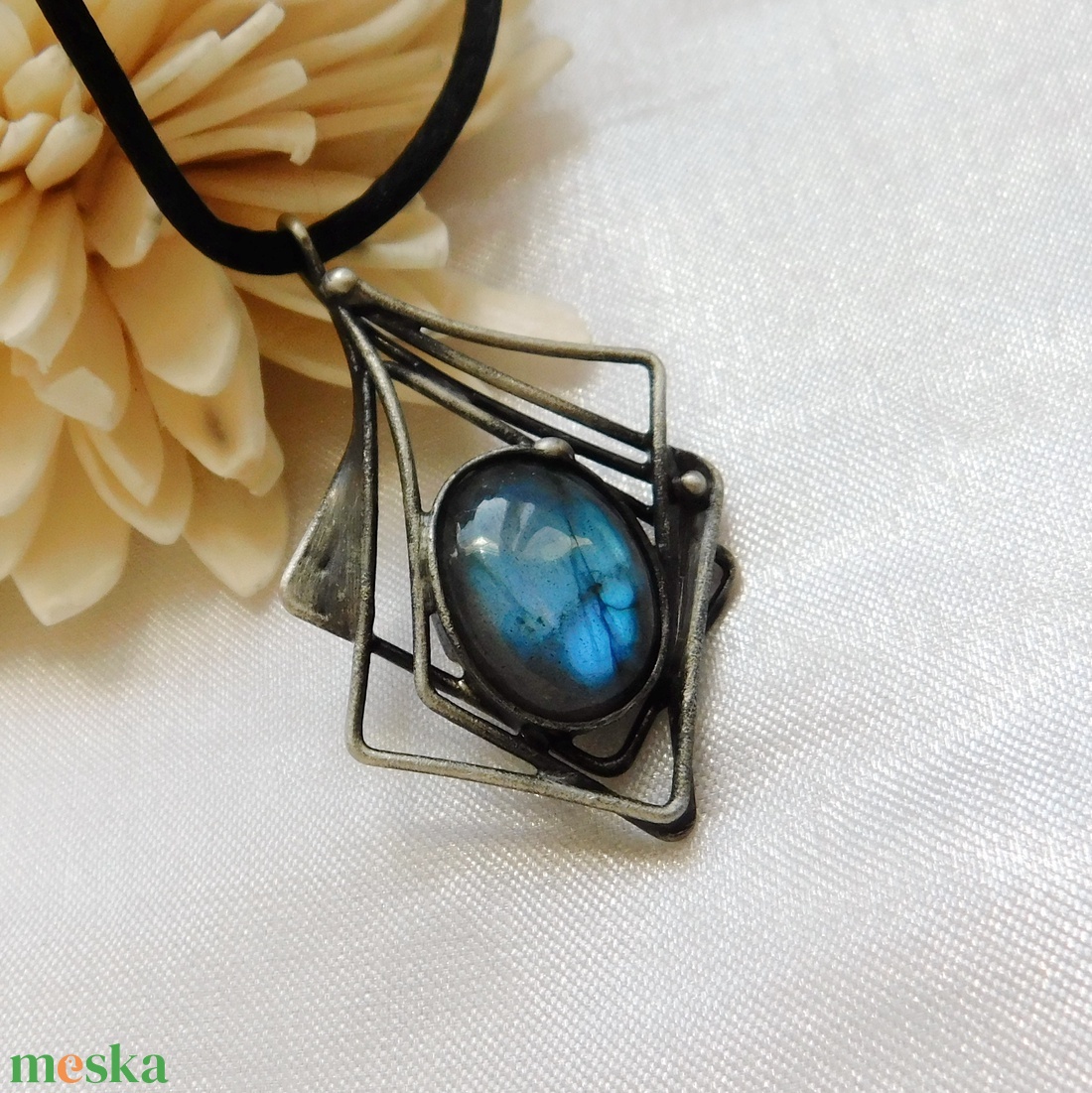 Labradorit medál - ékszer - nyaklánc - medálos nyaklánc - Meska.hu