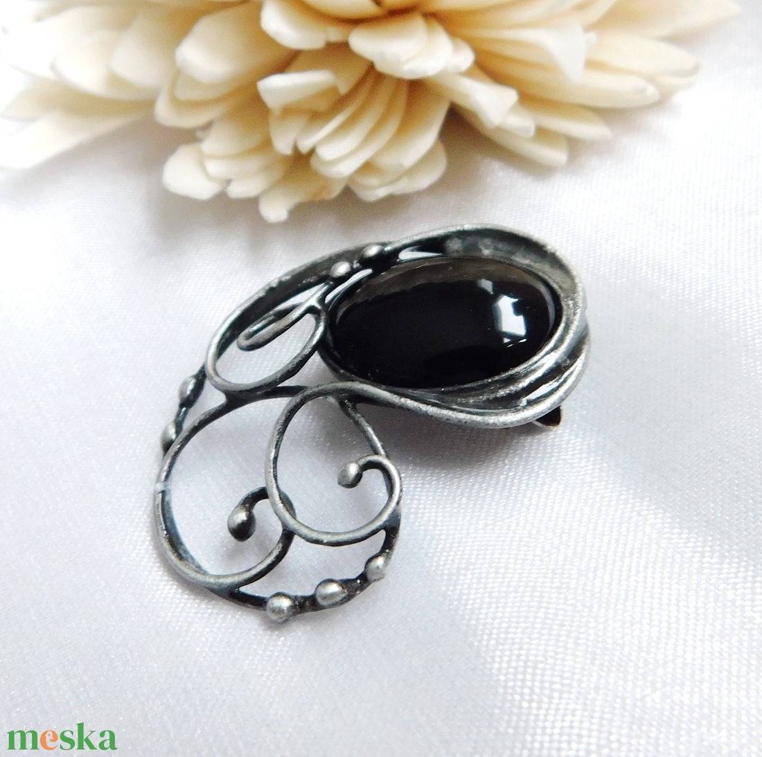 Ónix bross / kitűző - ékszer - kitűző és bross - Meska.hu
