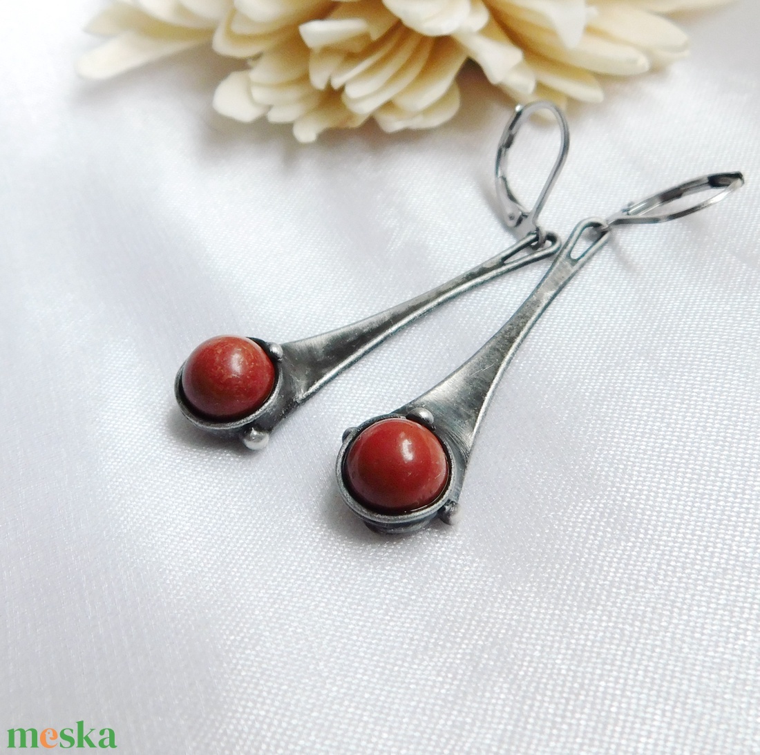 Vörös jáspis fülbevaló - ékszer - fülbevaló - lógós kerek fülbevaló - Meska.hu