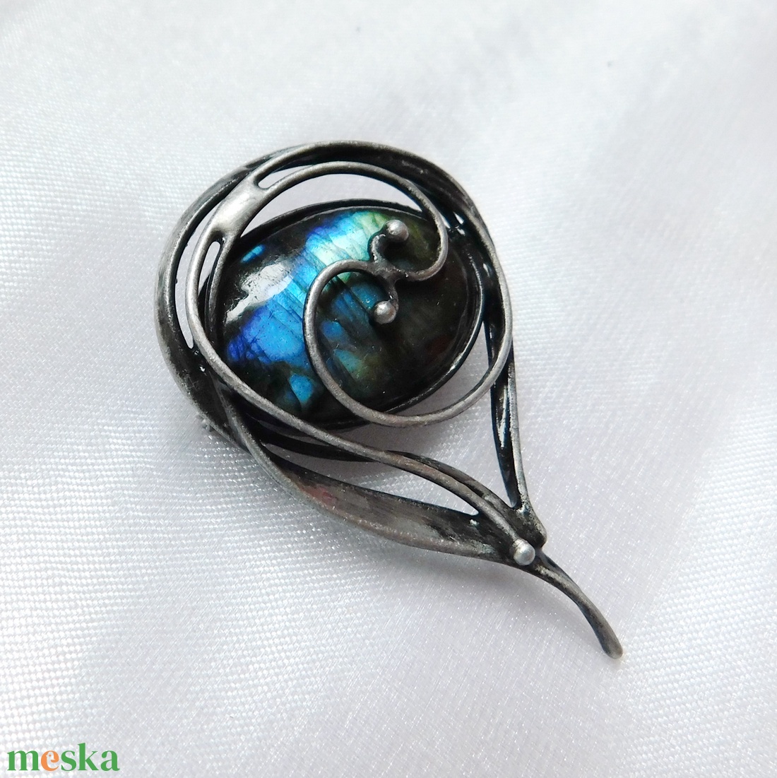 Labradorit bross / kitűző - ékszer - kitűző és bross - Meska.hu