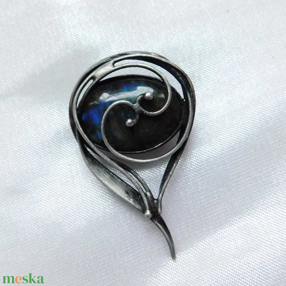 Labradorit bross / kitűző - ékszer - kitűző és bross - Meska.hu