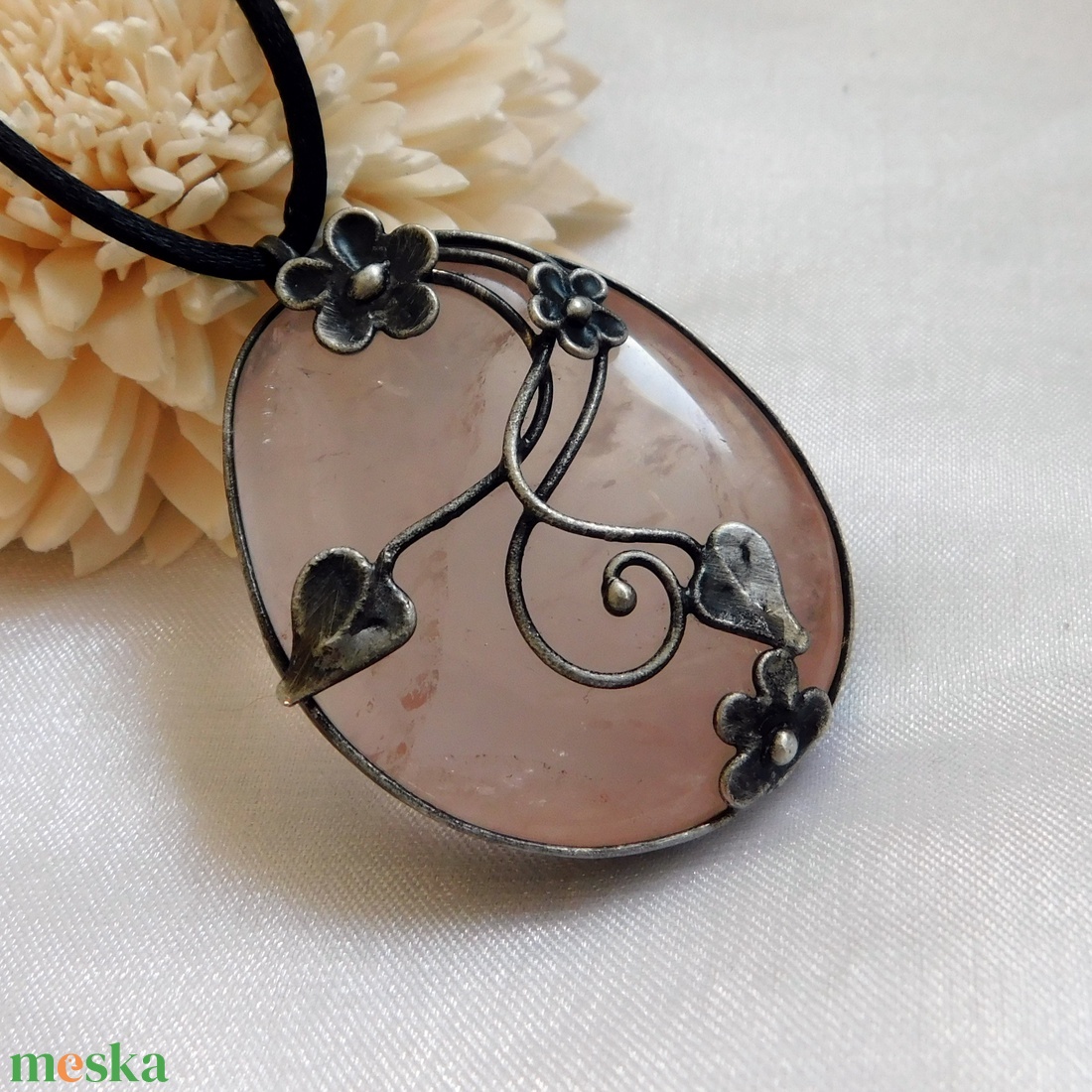 Rózsakvarc medál  - ékszer - nyaklánc - medál - Meska.hu