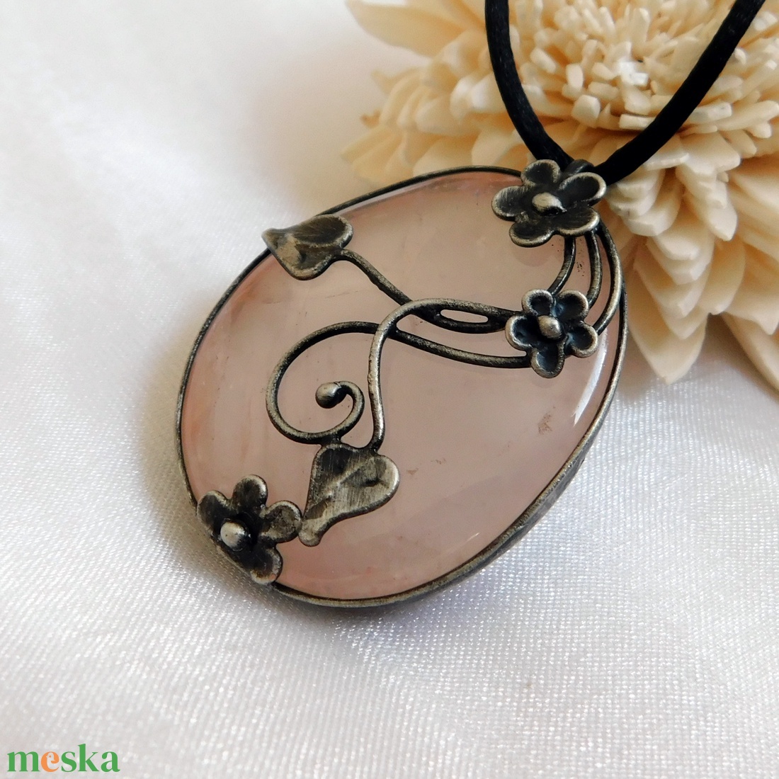 Rózsakvarc medál  - ékszer - nyaklánc - medál - Meska.hu