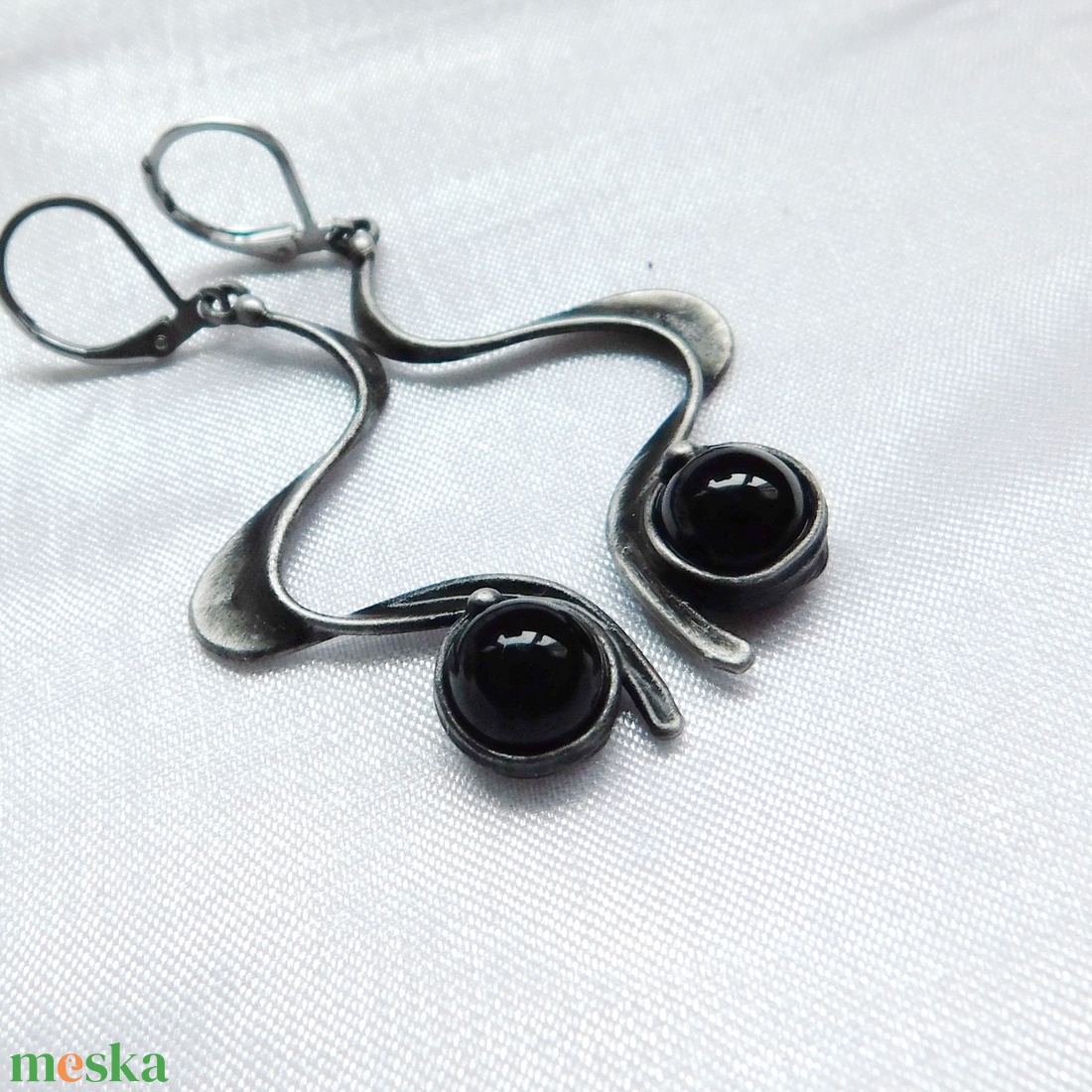 Ónix fülbevaló - ékszer - fülbevaló - lógós kerek fülbevaló - Meska.hu