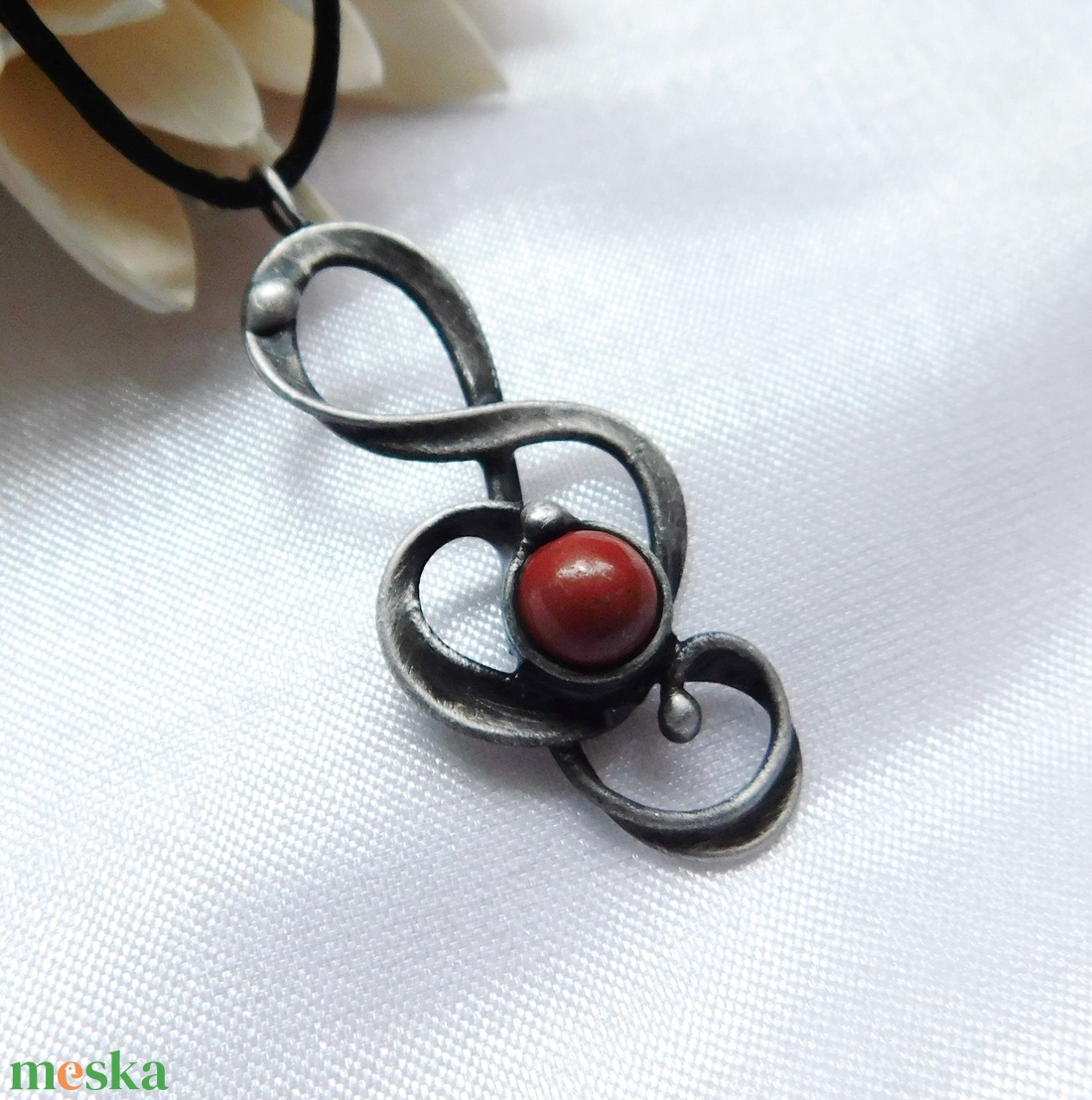 Vörös jáspis violinkulcs medál  - ékszer - nyaklánc - medálos nyaklánc - Meska.hu