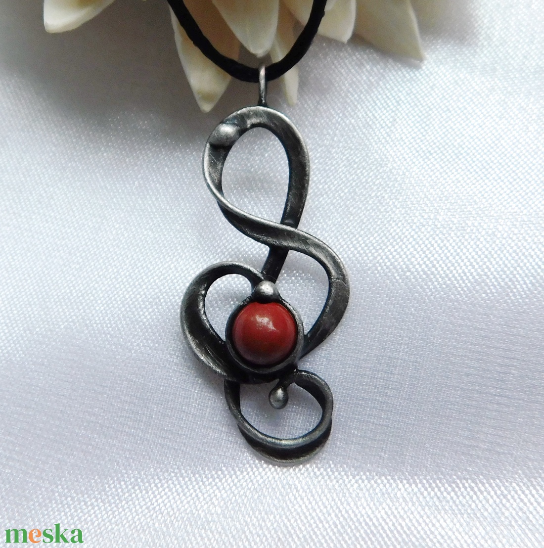 Vörös jáspis violinkulcs medál  - ékszer - nyaklánc - medálos nyaklánc - Meska.hu