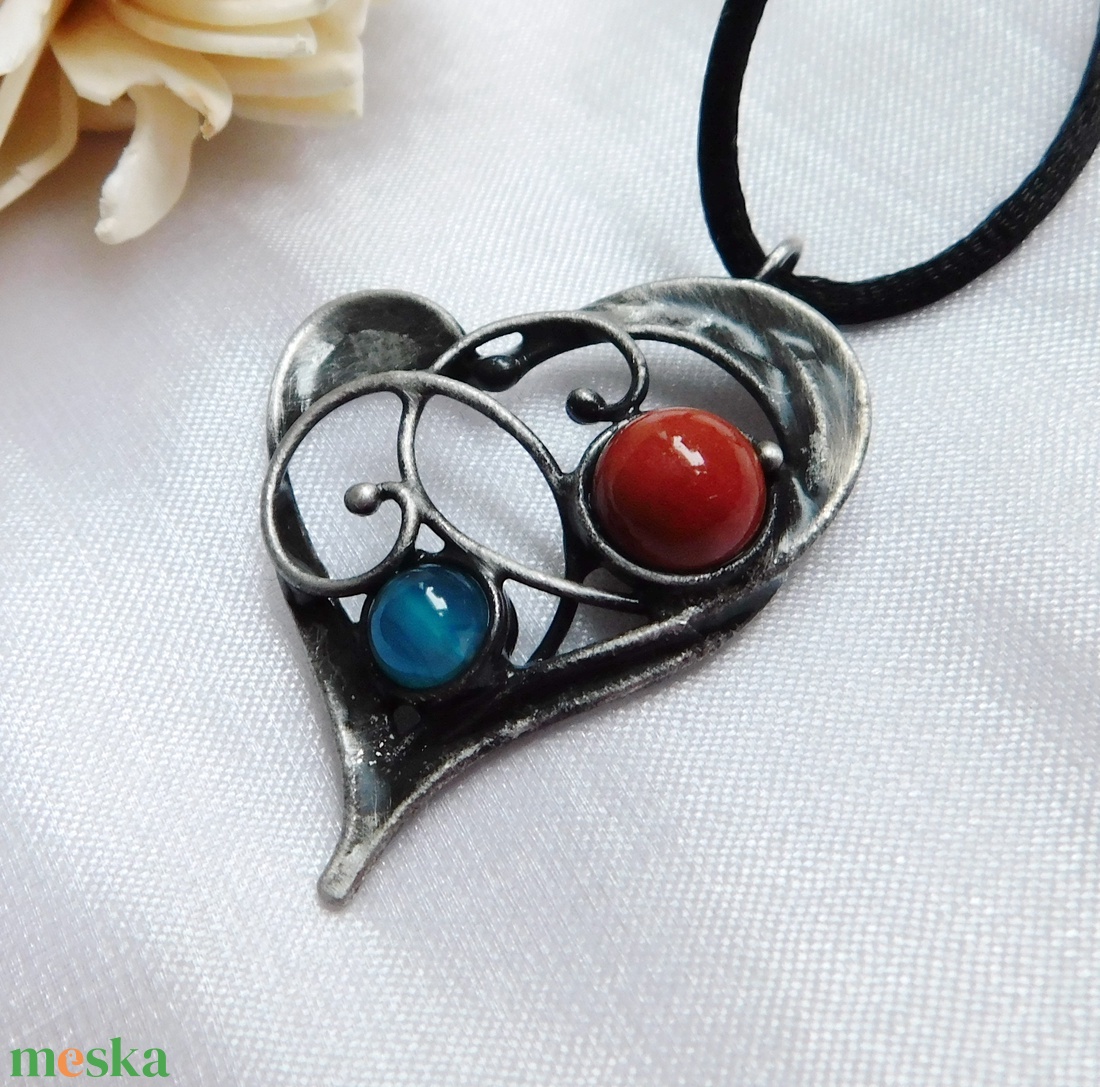 Vörös jáspis szív medál acháttal - ékszer - nyaklánc - medálos nyaklánc - Meska.hu