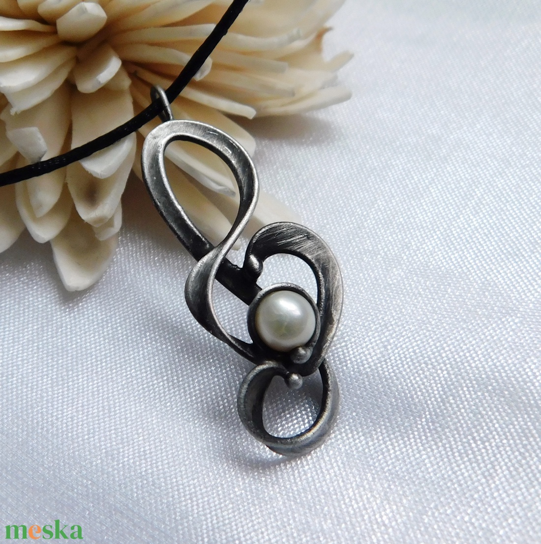 Folyami gyöngy violinkulcs medál - ékszer - nyaklánc - medálos nyaklánc - Meska.hu