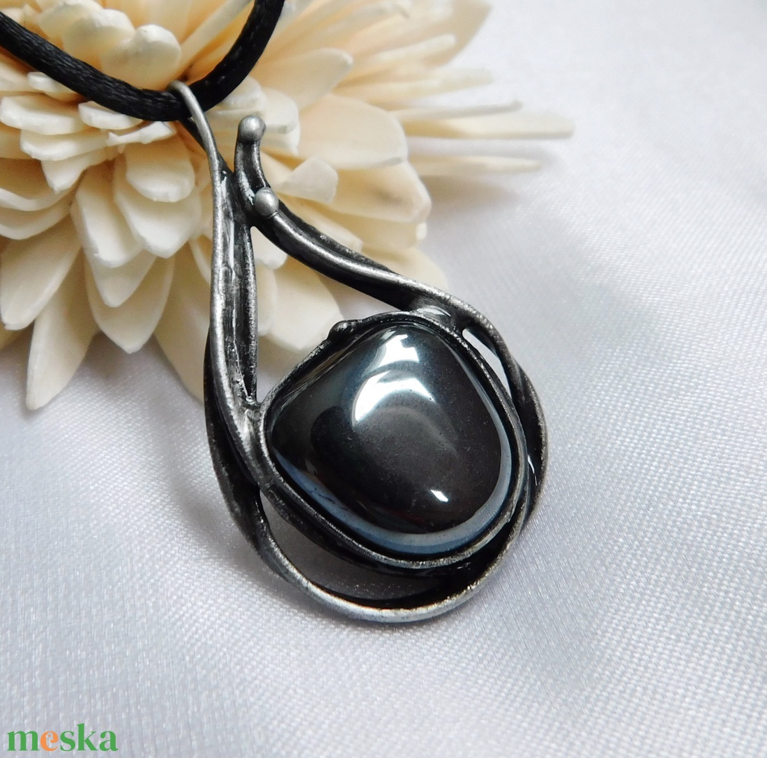 Hematit medál - ékszer - nyaklánc - medálos nyaklánc - Meska.hu