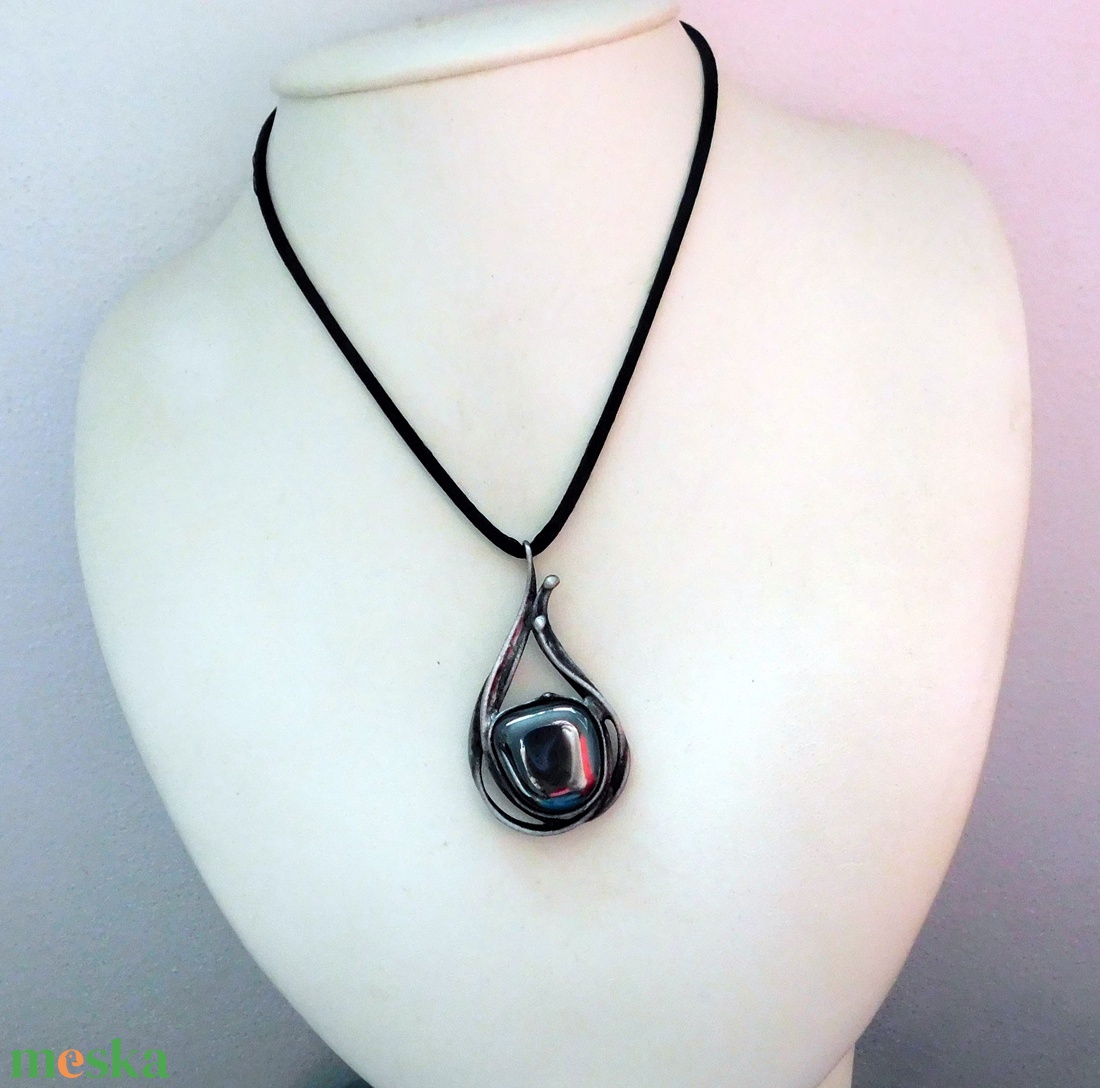 Hematit medál - ékszer - nyaklánc - medálos nyaklánc - Meska.hu