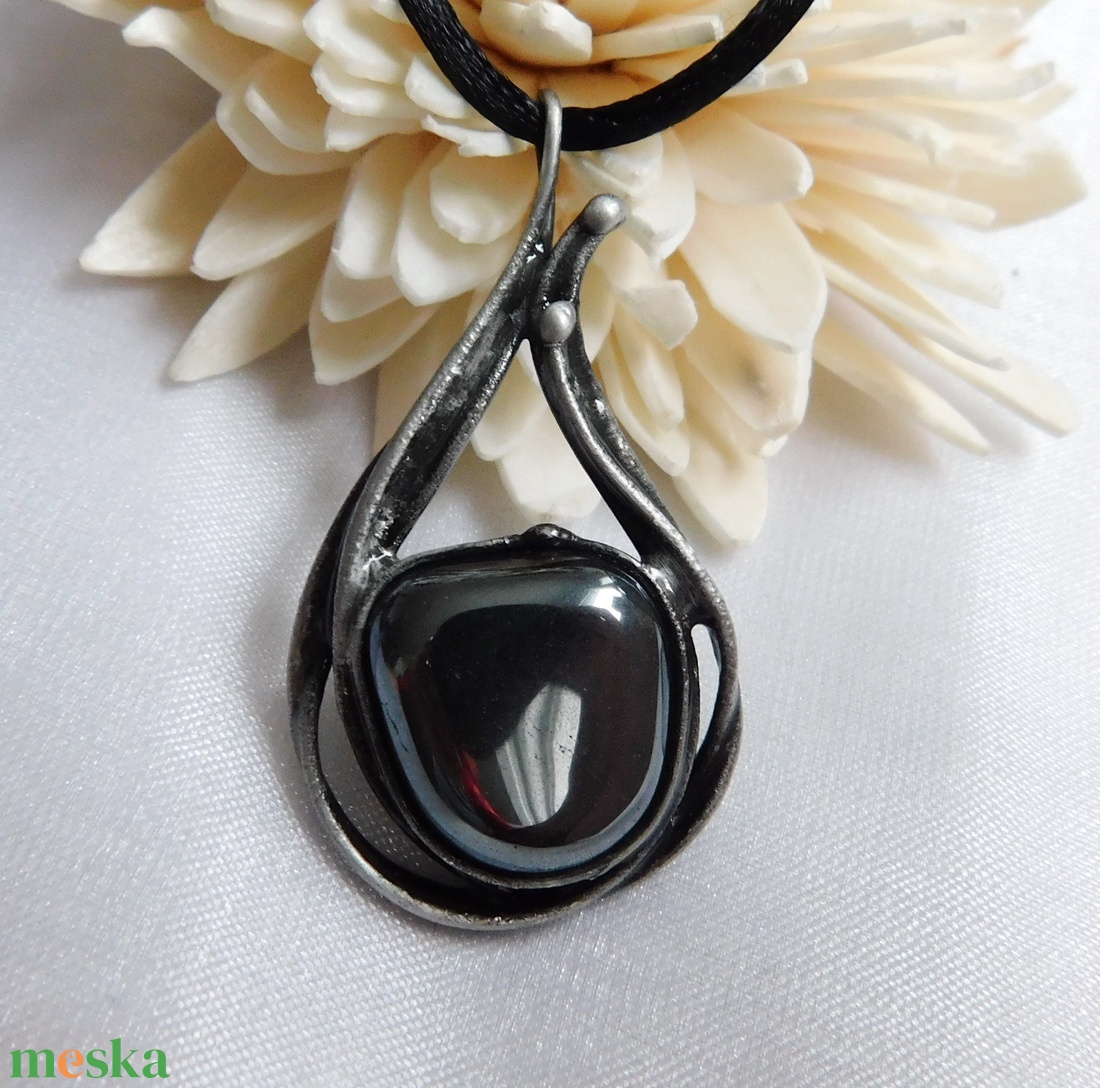 Hematit medál - ékszer - nyaklánc - medálos nyaklánc - Meska.hu