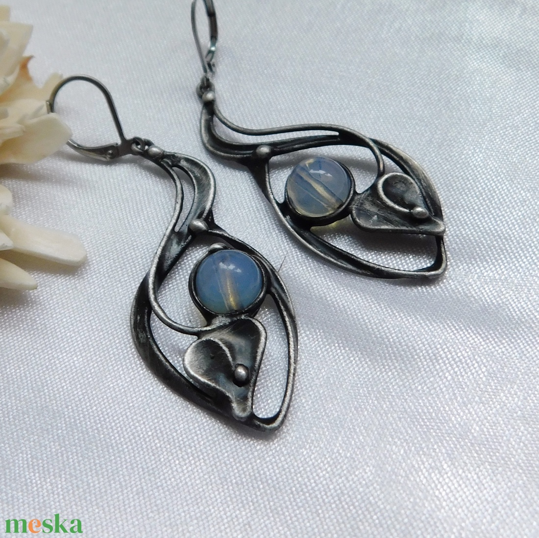 Opalit fülbevaló - ékszer - fülbevaló - lógó fülbevaló - Meska.hu