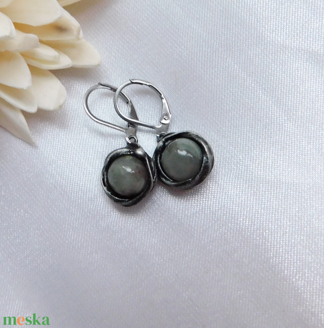 Heliotróp fülbevaló - ékszer - fülbevaló - lógós kerek fülbevaló - Meska.hu