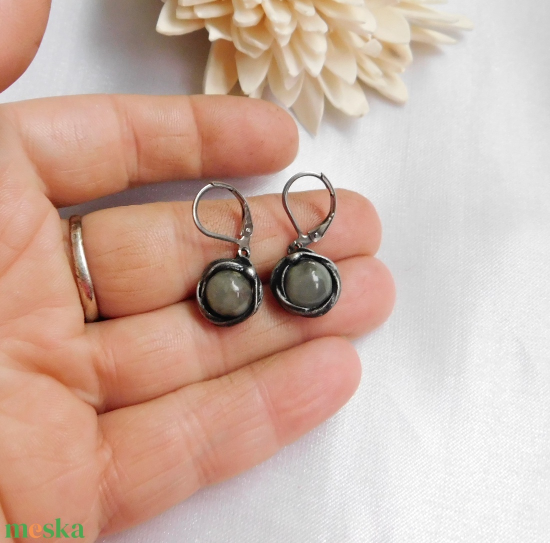 Heliotróp fülbevaló - ékszer - fülbevaló - lógós kerek fülbevaló - Meska.hu