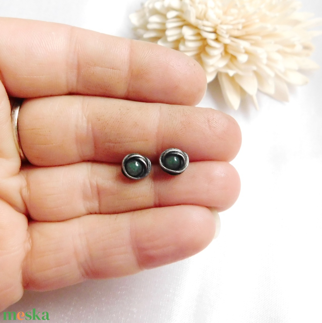 Bedugós jáde fülbevaló - ékszer - fülbevaló - pötty fülbevaló - Meska.hu