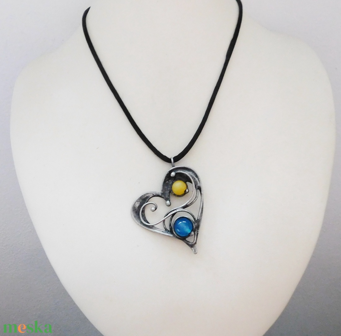 Achát szív medál kalcittal - ékszer - nyaklánc - medál - Meska.hu