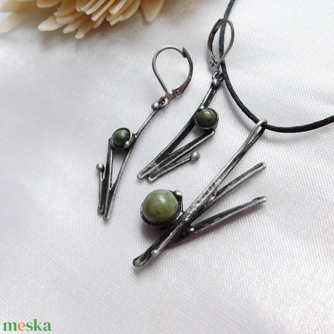 Nefrit jáde medál - ékszer - nyaklánc - medál - Meska.hu