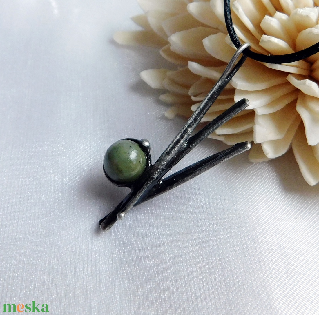 Nefrit jáde medál - ékszer - nyaklánc - medál - Meska.hu