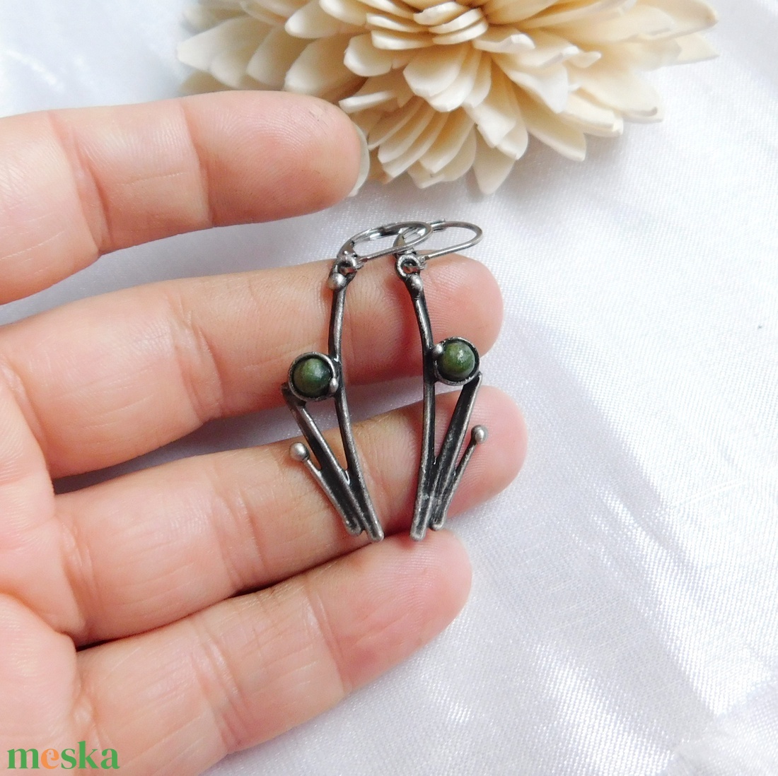 Nefrit jáde fülbevaló - ékszer - fülbevaló - lógós kerek fülbevaló - Meska.hu